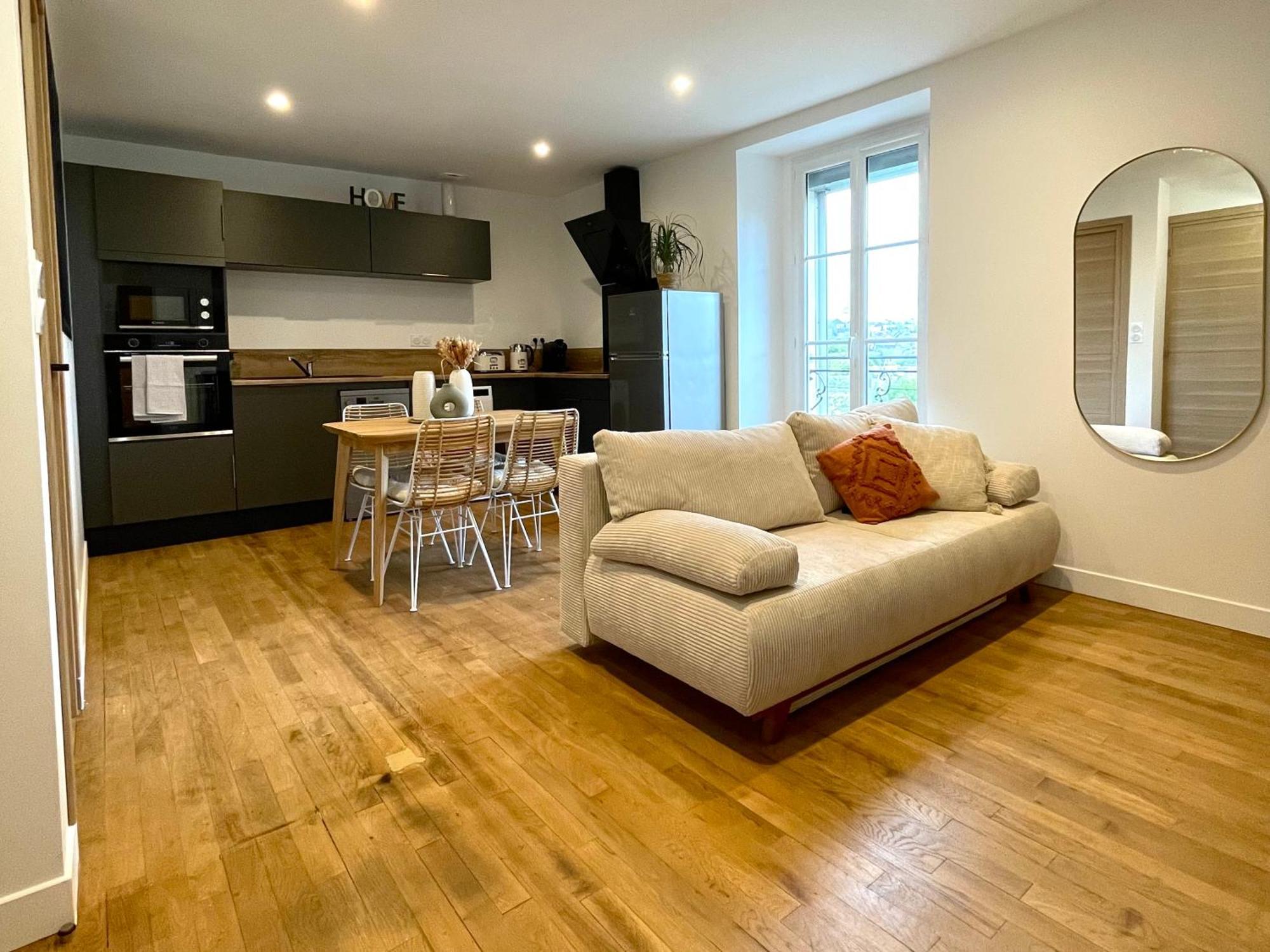 Appartement Calme Et Cosy Proche Centre Vue Chateau ヴィトレ エクステリア 写真