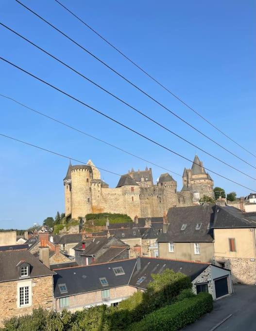 Appartement Calme Et Cosy Proche Centre Vue Chateau ヴィトレ エクステリア 写真